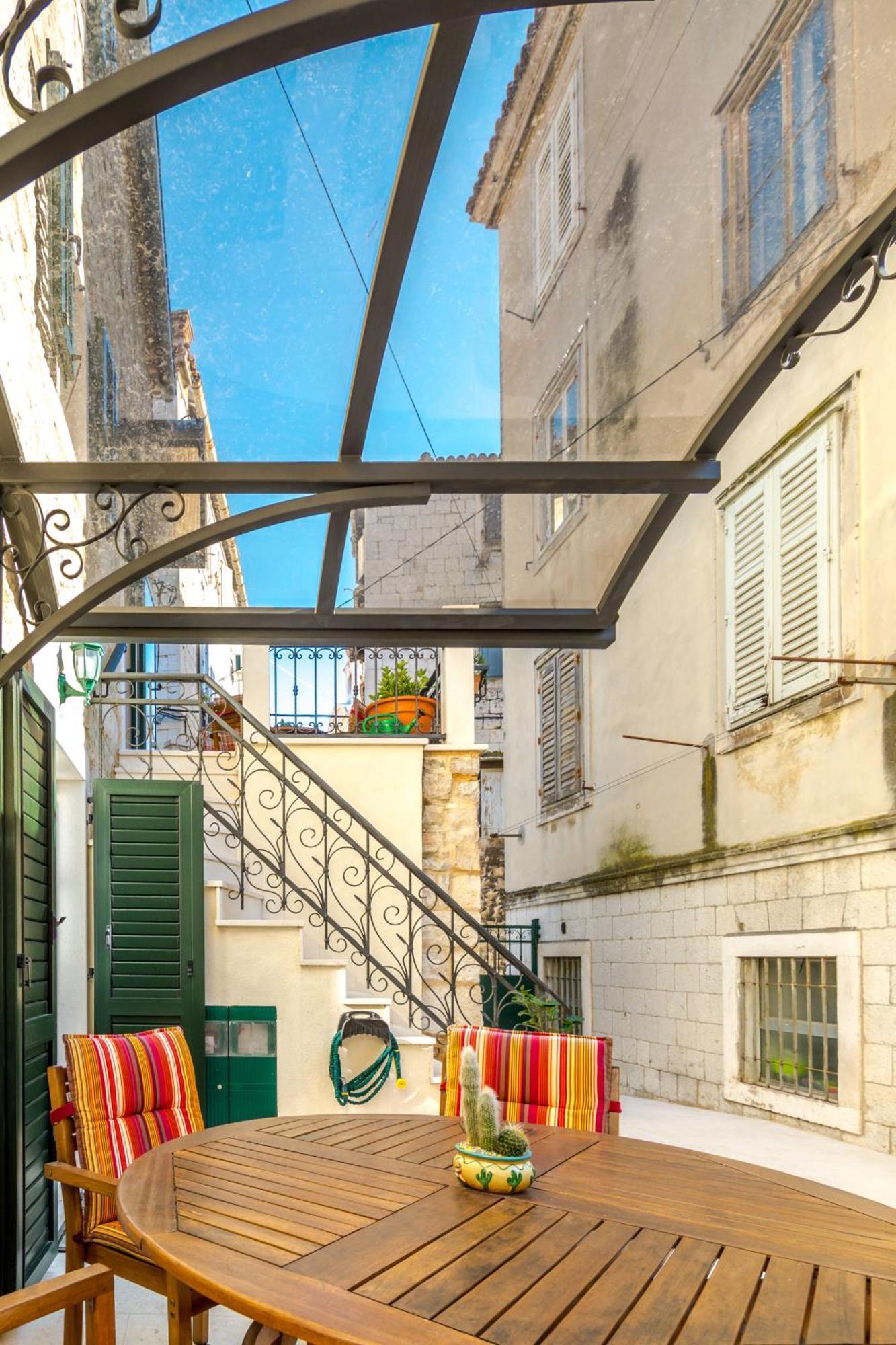 Apartments And Rooms Villa Erede Split Exterior photo